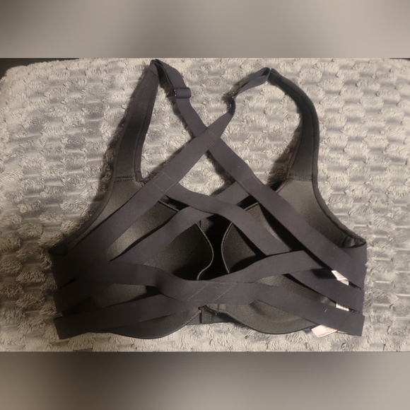 Victoria Secret Black Sports Bra 34D NWOT - Picture 3 of 5